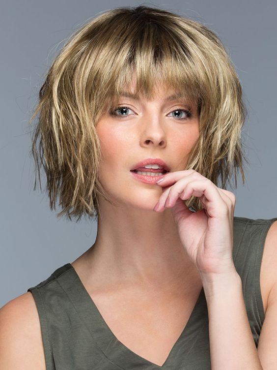 28 Lovely Short Layered Hairstyles for Fine Hair (Updated 2022) 26.-Stacked-layered-bob-with-flat-bangs