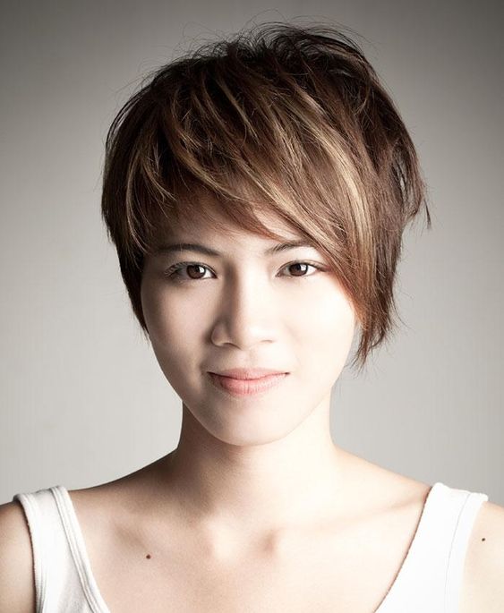 20 Short Hairstyles for Asian Women that is Gonna be Awesome in 2022 Asian-asymmetrical-pixie