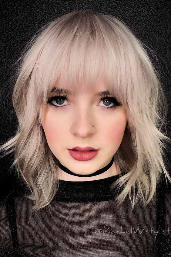 20 Trendy Short Choppy Hairstyles that You Should Try in 2022 Choppy-lob-with-bangs