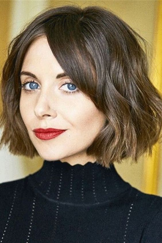 20 Trendy Short Choppy Hairstyles that You Should Try in 2022 Feathered-rounded-bob