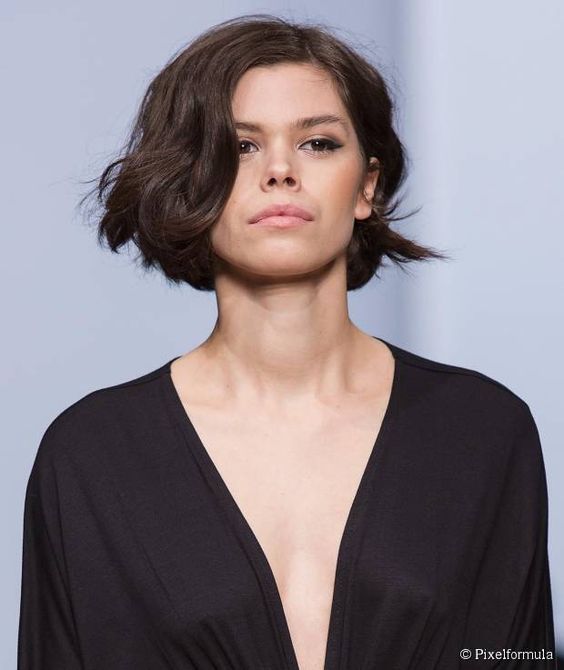 22 Summer Short Haircut Styles that Look Great for Older Women(Update 2022) Wavy-french-bob-haircut
