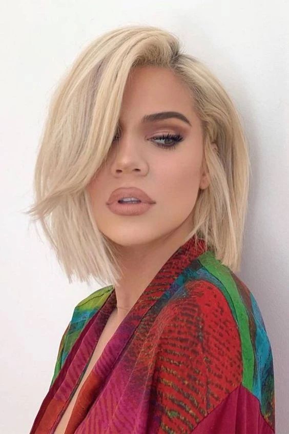 100 Stylish and Easy Short Hairstyle Ideas for Women to Try in 2022 Deep-side-part-bob-4