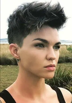 100 Stylish and Easy Short Hairstyle Ideas for Women to Try in 2022 Fade-haircut-with-spiky-on-top-4