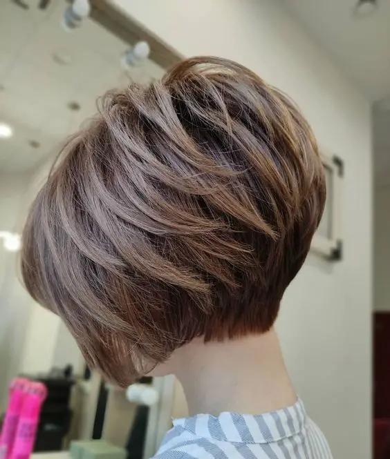 100 Stylish and Easy Short Hairstyle Ideas for Women to Try in 2022 Feathered-bob-1