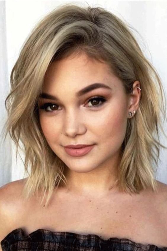 100 Stylish and Easy Short Hairstyle Ideas for Women to Try in 2022 Shaggy-angled-bob-4