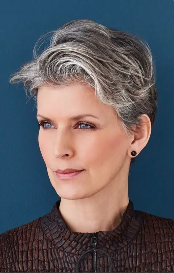 Perfect short haircut for women over 60 with oval face 4