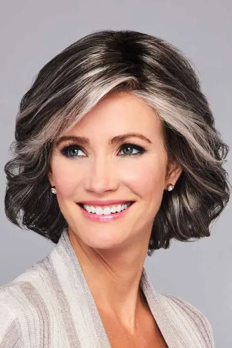 30 Beautiful Short Hairstyles for Gray Hair Angled-bob-with-highlights-2