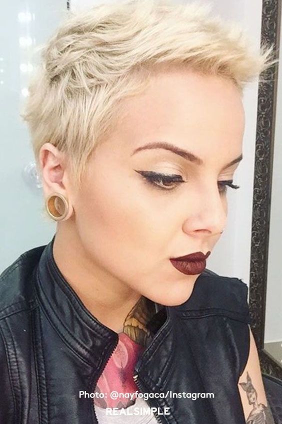 21 Stylish and Easy Short Hairstyles for Women Over 40 (Updated in 2022) Pixie-cut-with-quiff-style