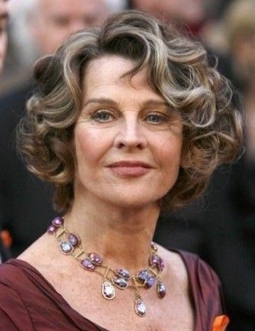 30 Cute Short Haircuts for Women Over 50 with Wavy Hair (Updated 2022) Stacked-wavy-bob-hairstyles-2