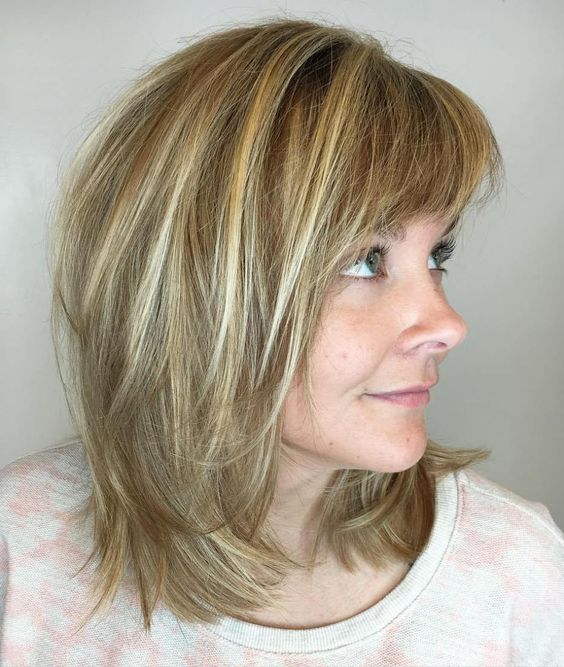 21 Stylish and Easy Short Hairstyles for Women Over 40 (Updated in 2022) Two-layered-haircut
