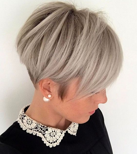 50 Hair Color Ideas for Women Over 40 (Updated 2022) 2.-Ash-blonde-pixie