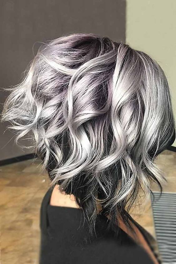 50 Hair Color Ideas for Women Over 40 (Updated 2022) 46.-Chunky-platinum-highlights