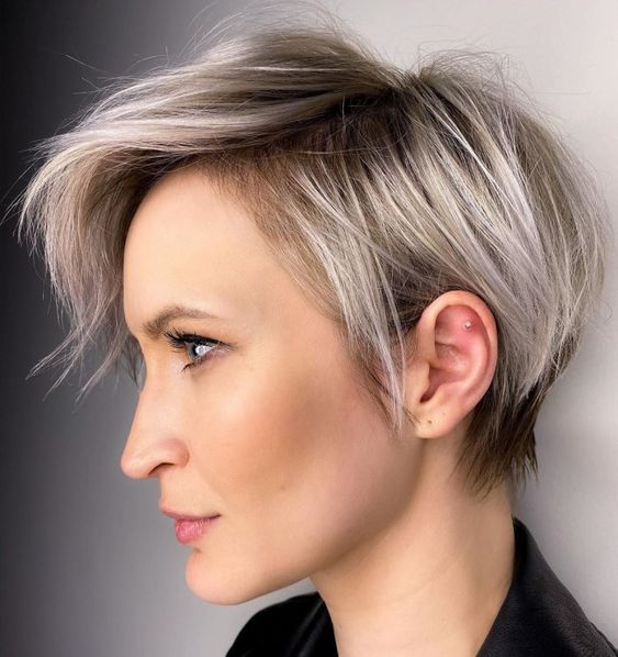 50 Hair Color Ideas for Women Over 40 (Updated 2022) 7.-Platinum-ash-blonde-pixie