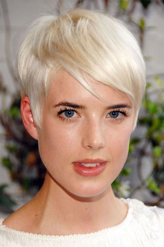 45 Flattering Short Blonde Hairstyles and Haircuts for Women in 2022 Baby-Blonde-Pixie-Cut