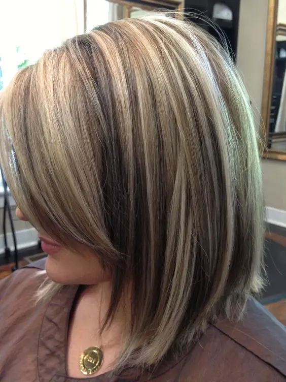 45 Flattering Short Blonde Hairstyles and Haircuts for Women in 2022 Stripy-Blonde-Soft-Layered-Bob