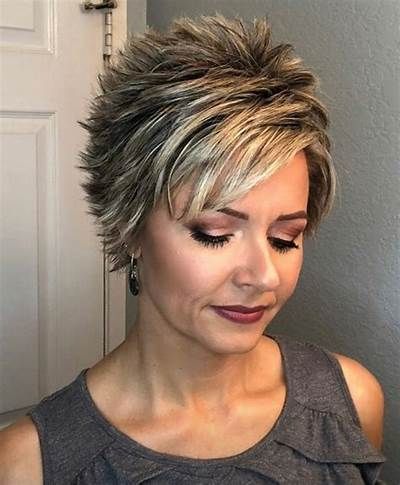 20 Beautiful and Classy Short Hairstyles for Women in 2022 7.-Spikey-pixie