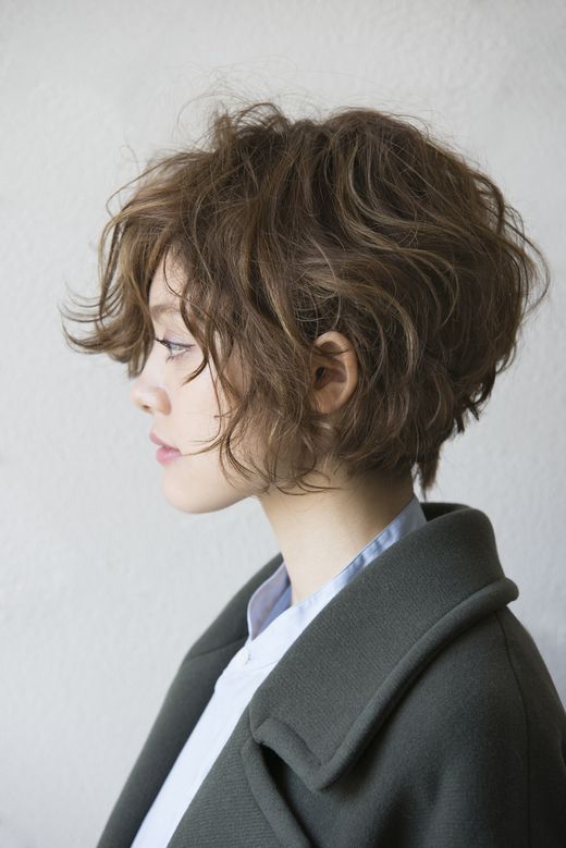34 Cute Short Hairstyles for Women with Curly Hair (Must Try in 2022) Asian-short-curly-hairstyle