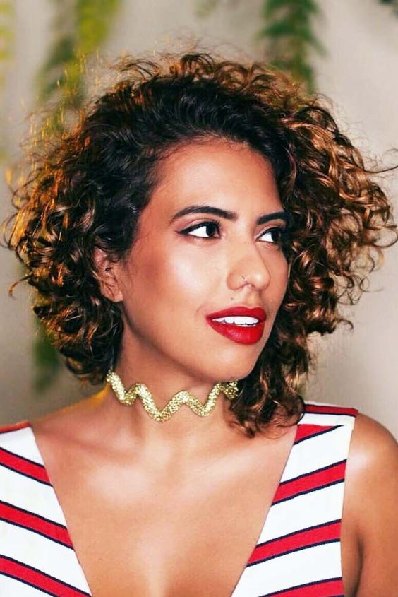 34 Cute Short Hairstyles for Women with Curly Hair (Must Try in 2022)