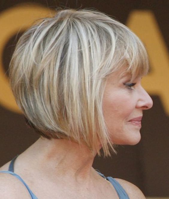 20 Stunning Short Angled Bob Hairstyles for Older Women (Updated 2021) Short-angled-blunt-cut