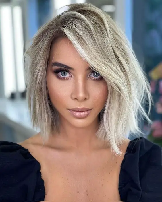 52 Elegant Short Hairstyles for Fine Hair (Update 2022) Blunt-bob-cut-with-white-blonde-balayage