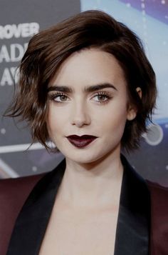 15 Stunning Short Stacked Hairstyles to Try in 2022 Deep-Side-Part-Hairstyles-2