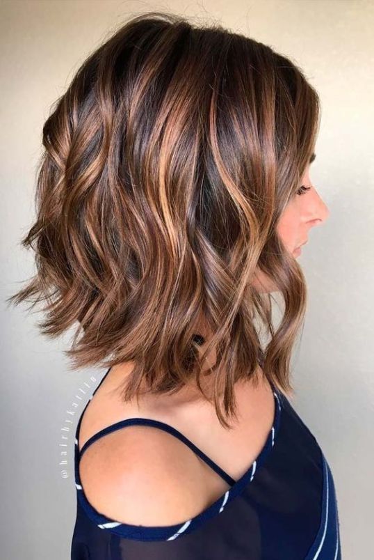 52 Elegant Short Hairstyles for Fine Hair (Update 2022) Wavy-layered-bobs-with-blonde-caramel-balayage