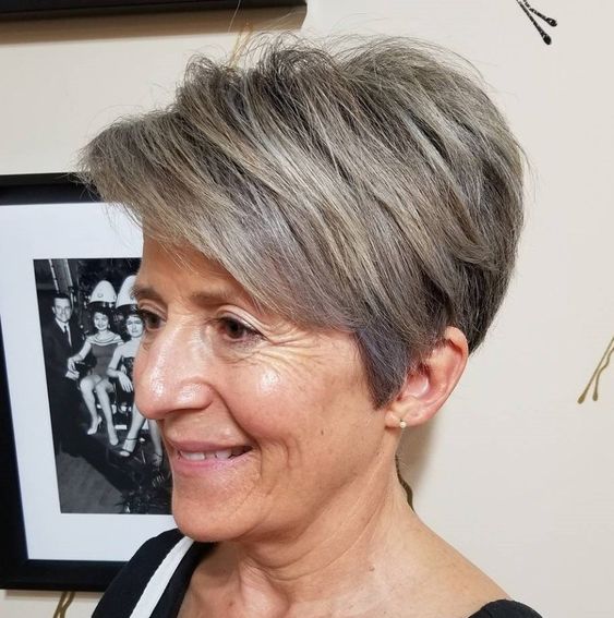20 Best Short Hairstyles for Women Over 50 with Fine Hair (Updated 2022) Ash-beige-side-swept-pixie-hairstyle