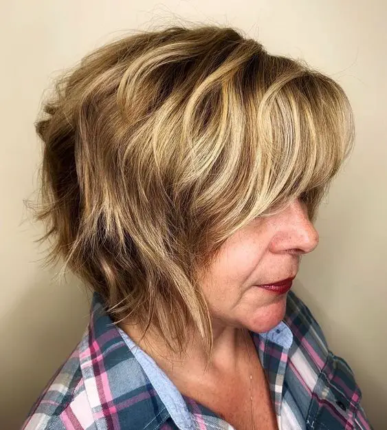 20 Best Short Hairstyles for Women Over 50 with Fine Hair (Updated 2022) Brown-shaggy-bob-hairstyle-with-blonde-highlights