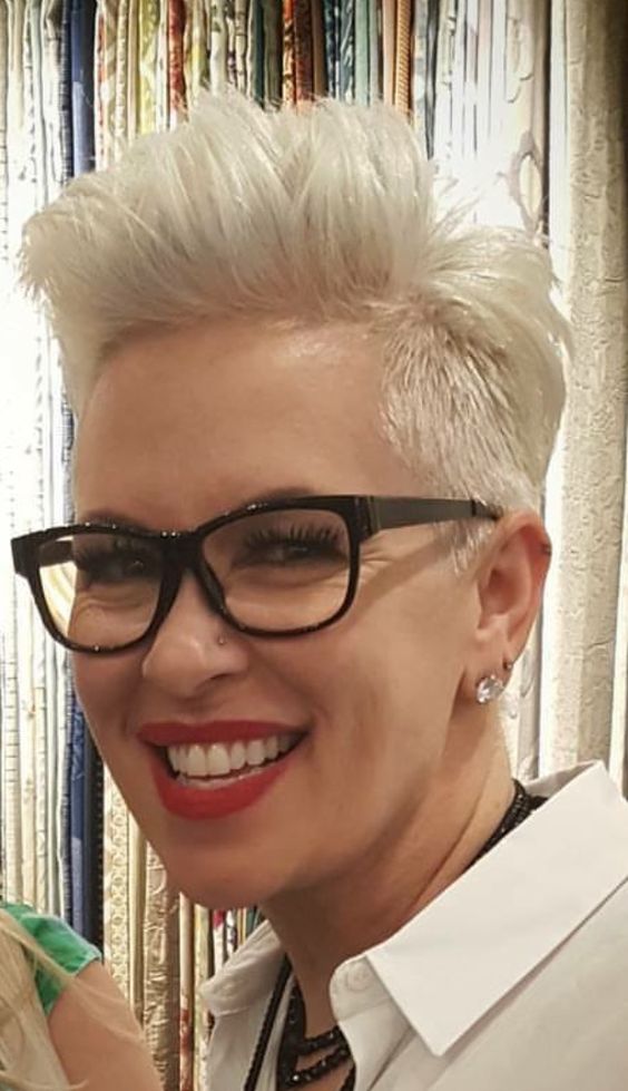 24 Short Sassy Hairstyles for Older Women with Glasses in 2022 Platinum-blonde-spiky-haircut