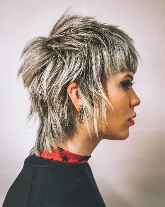 15 Stylish Short Choppy Hairstyles and Haircuts for Women (Updated 2022) Jagged-mullet-hair