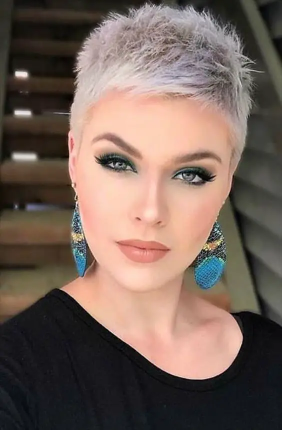 23 Excellent Short and Sassy Haircuts for Women Over 60 (Updated 2022) 11.-Grey-spiky-haircut