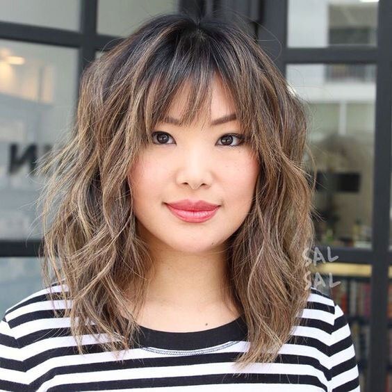 50 Layered Bob Haircuts with Bangs that You Should Try in 2022 25.-Textured-lob-haircut-with-fringe2