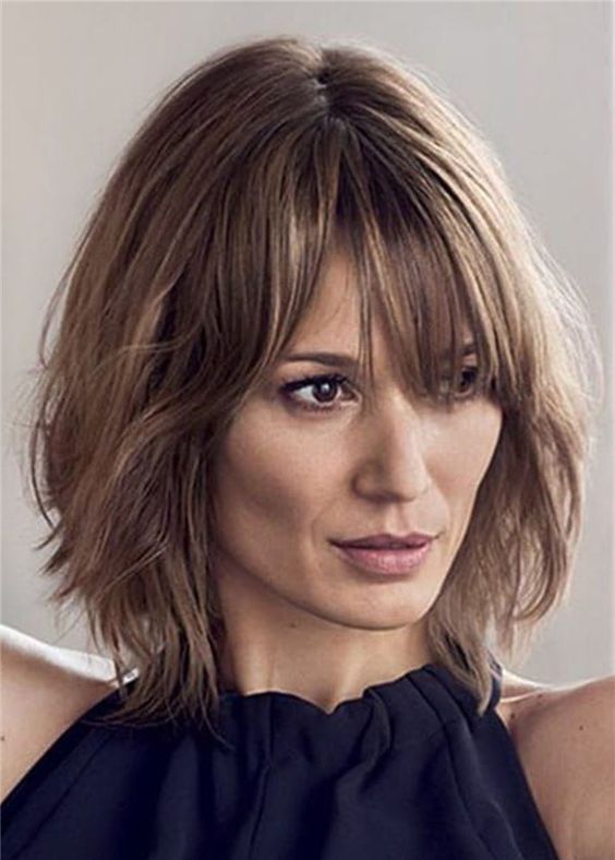 50 Layered Bob Haircuts with Bangs that You Should Try in 2022 3.-Choppy-cut-with-bangs2