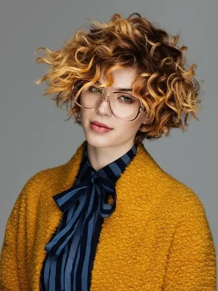 30 Attractive Short Hairstyles for Women Over 40 Years Old (Update 2022) Curly-pixie-bob-2