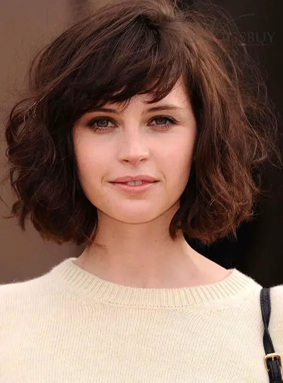 24 Easy Short Vintage Hairstyles to Try in 2022 Vintage-wavy-bob-with-side-fringe