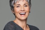 Beautiful Short Pixie Haircuts For Women With Gray Hair 8