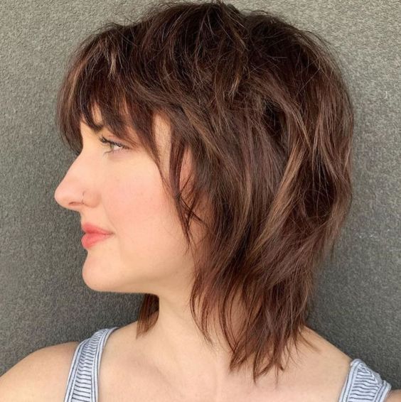 15 Medium Hairstyles for Women Over 40 that Looks Pretty (Updated 2022) Shaggy-wispy-haircut