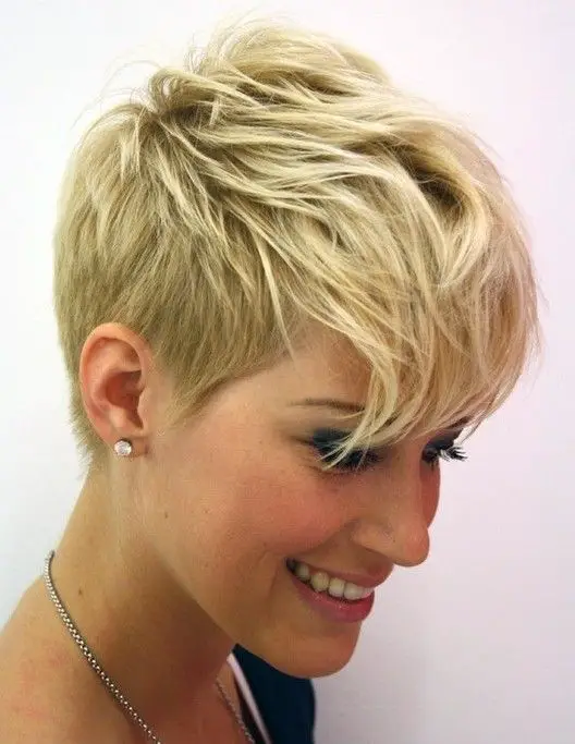 20 Beautiful Short Haircuts and Hair Styles for Women (Updated 2022) 14.-Edgy-pixie-cut