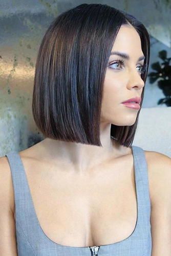 20 Beautiful Short Haircuts and Hair Styles for Women (Updated 2022) 4.-Blunt-bob