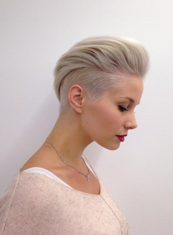 Short Haircuts for Fine Hair that You Should not Miss pulled_back_fine_hair_5