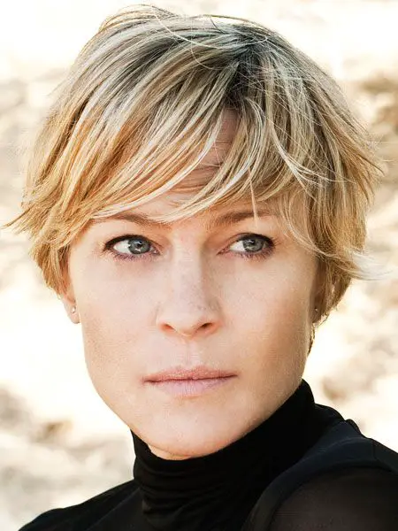 23 Popular Short Hairstyles for Women Over 40 that You Should See over_40_pixie_hairstyle_2