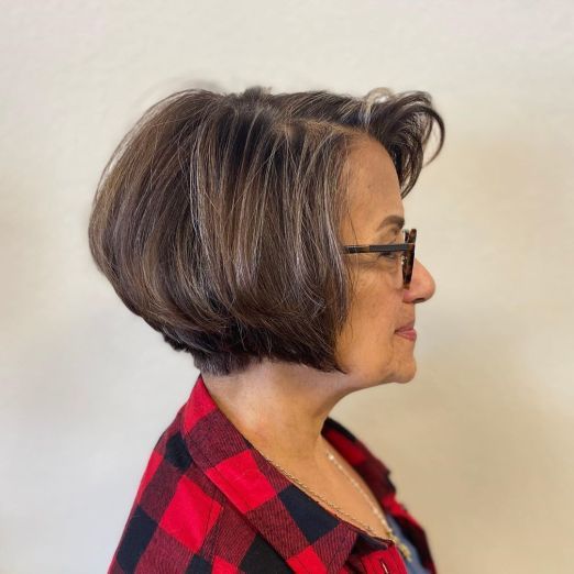 15 Recommended Short Hairstyles for Women Over 50 with Round Face Stacked-wedge-haircut