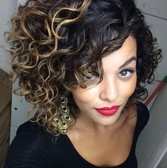 Check this beautiful curly hairstyle with blonde highlight
