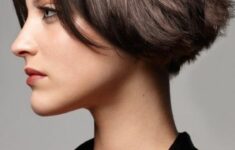 20 Proper Short Hairstyles for Women Over 50 with Fine Hair (Updated 2021)