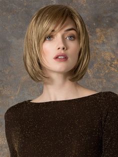 short layered hairstyles for women with blonde hair