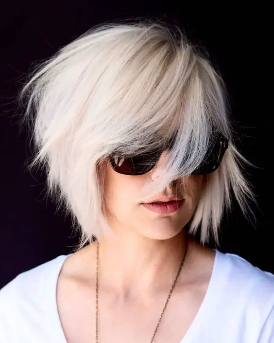 20 Classy and Low Maintenance Short Bob with Bangs for Older Women Choppy-layered-bob-2