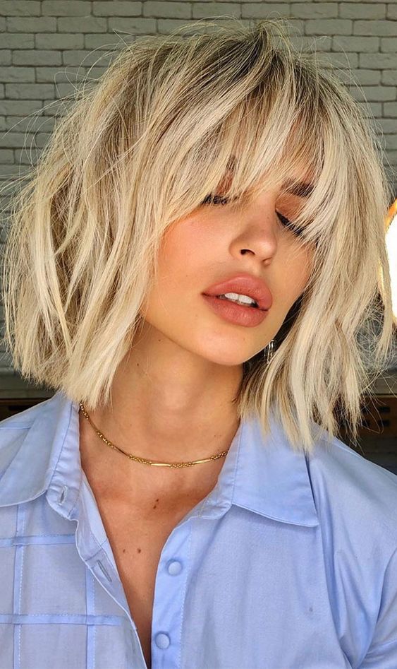 20 Appealing Short Edgy Haircuts for Women that on Trends Right Now Choppy-lob-with-bangs