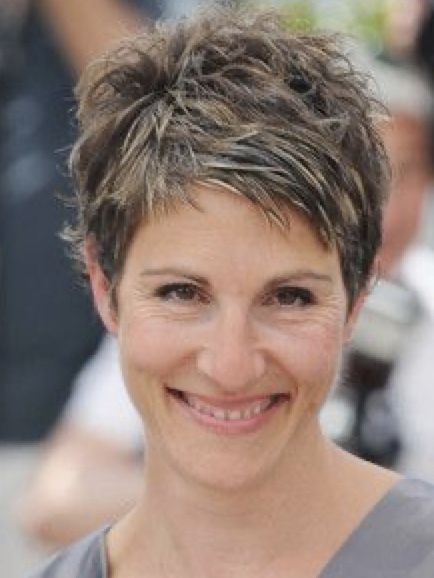 50 Formal Short Hairstyles for Older Women (Updated in 2022) Choppy-pixie-cuts2
