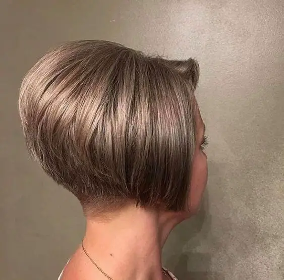 50 Trendy Formal Short Hairstyles for Older Women Layered-straight-wedge-bob2