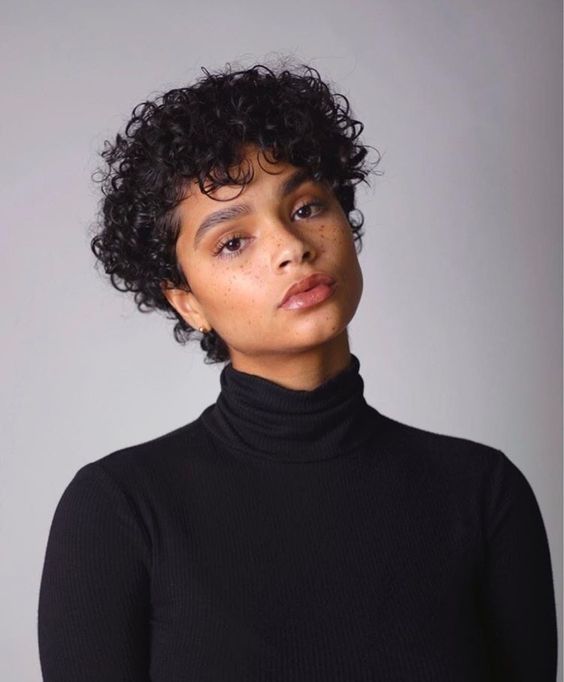 20 Modern Short Natural Curly Hairstyles for Older Black Ladies Pixie-mullet